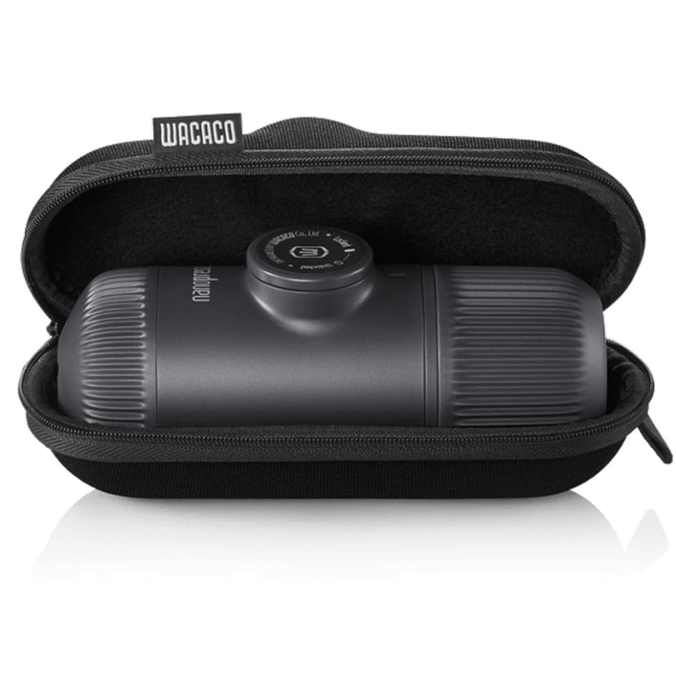 Портативная эспрессо-кофеварка Wacaco Nanopresso серая с чехлом, механическая, для молотого кофе — 3