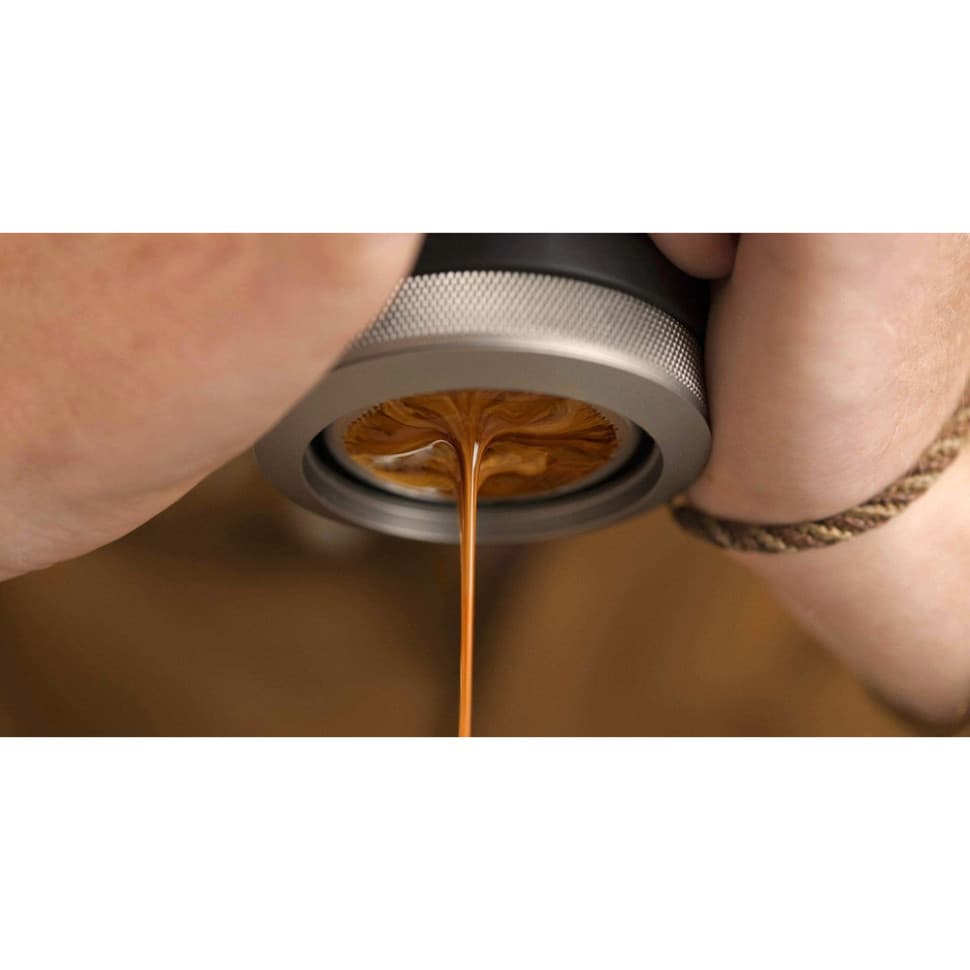Портативна еспресо-кавоварка Wacaco Picopresso, механічна, для меленої кави — 6