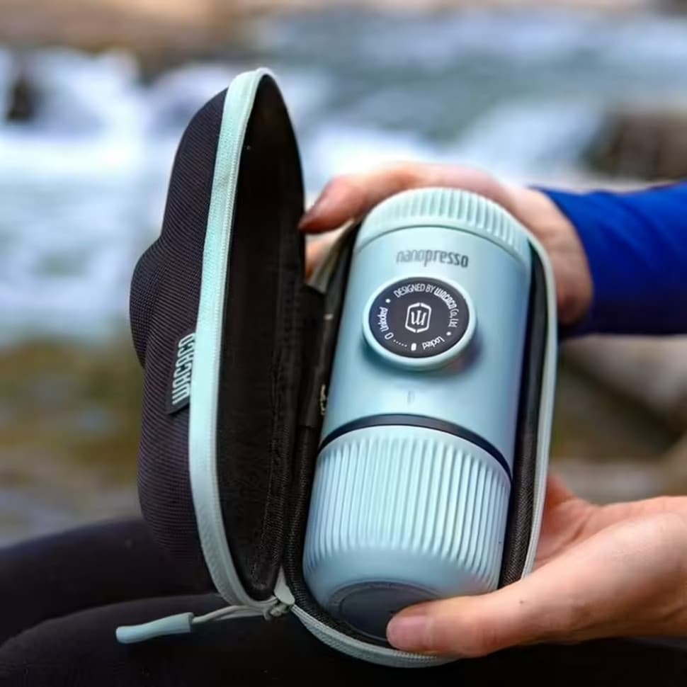 Портативная эспрессо-кофеварка Wacaco Nanopresso голубая с чехлом, механическая, для молотого кофе — 7