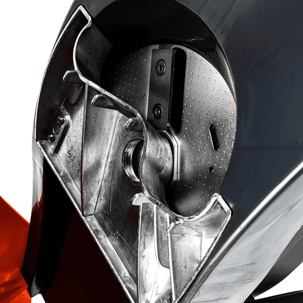 Якісний садовий подрібнювач GTM DS2500/40, ножовий механізм (DS2500/40) : 2500 Вт, діаметр гілки 40 мм, ніж — фото 4