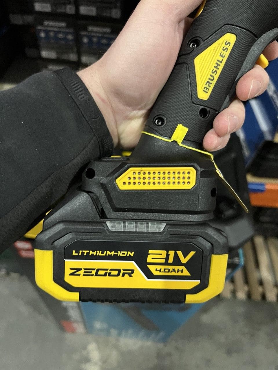 Кутова безщіткова шліфмашина ZEGOR AGPP-21BL-125 (акум 21V 4.0Ah 1шт і зарядка) — фото 6
