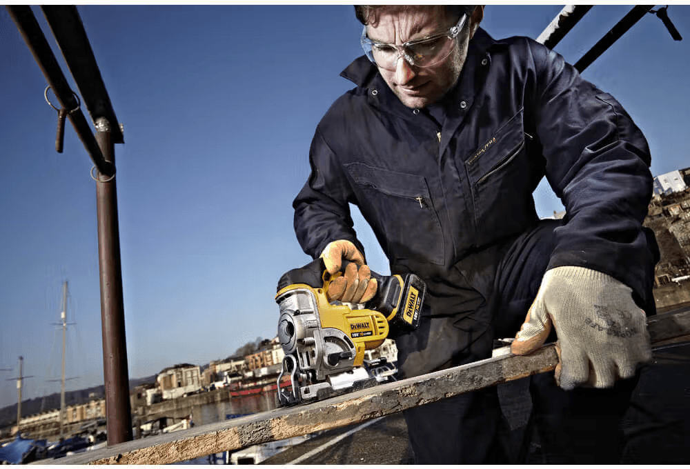 Професійна пила лобзикова акумуляторна безщіткова DeWALT DCS331N (без акума і зарядки) — фото 9
