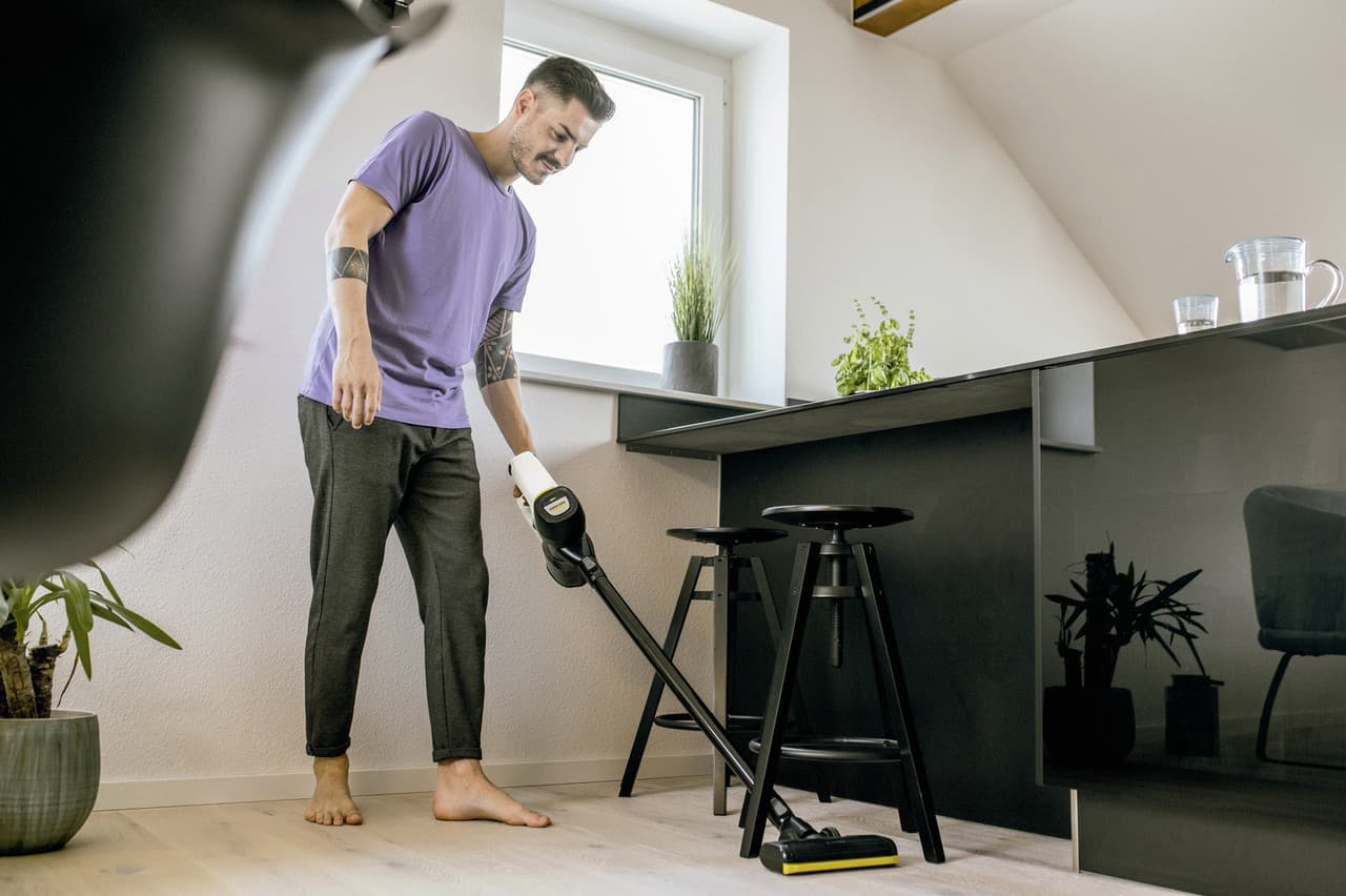 Акумуляторний пилосос Karcher VC 4 Cordless myHome 21.6 В, 0.65 л, до 30 хв роботи — фото 2