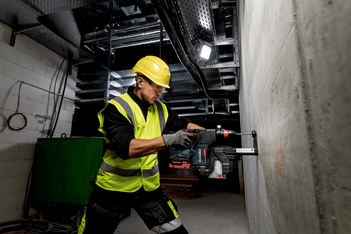 Професійний акумуляторний світлодіодний ліхтар Metabo BSA 18 LED 4000 18V LiHD/Li-Ion, 4000 лм, без АКБ і ЗП (каркас) — фото 8