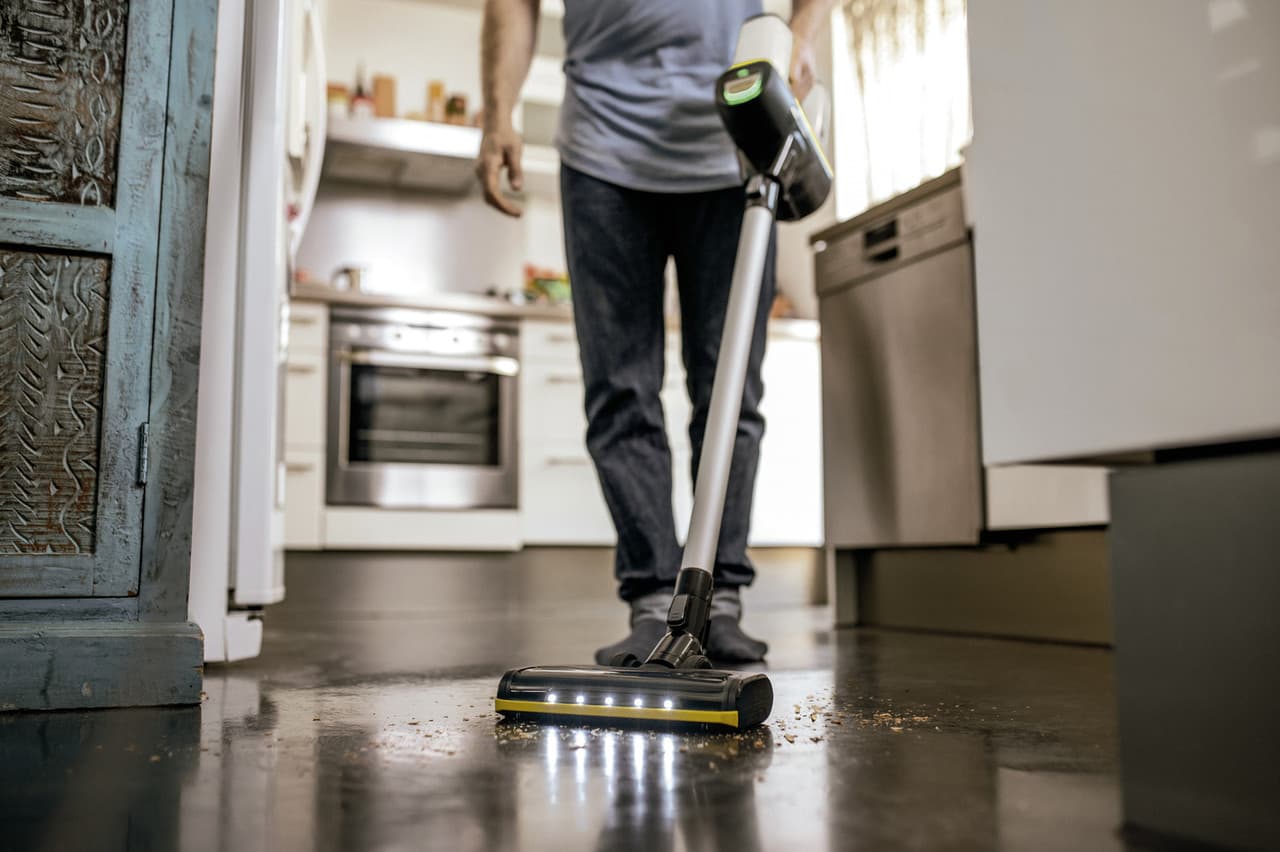 Акумуляторний пилосос Kärcher VC 6 Cordless ourFamily 1.198-670.0, 250 Вт, 25.2 В, HEPA 12 — фото 3