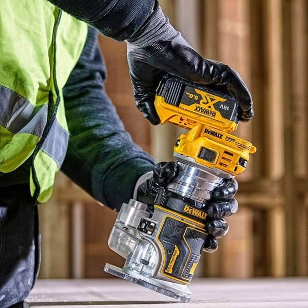 Фрезер акумуляторний безщітковий окантувальний DeWALT DCW600N 18 В, 6–8 мм, без АКБ і ЗП — фото 7
