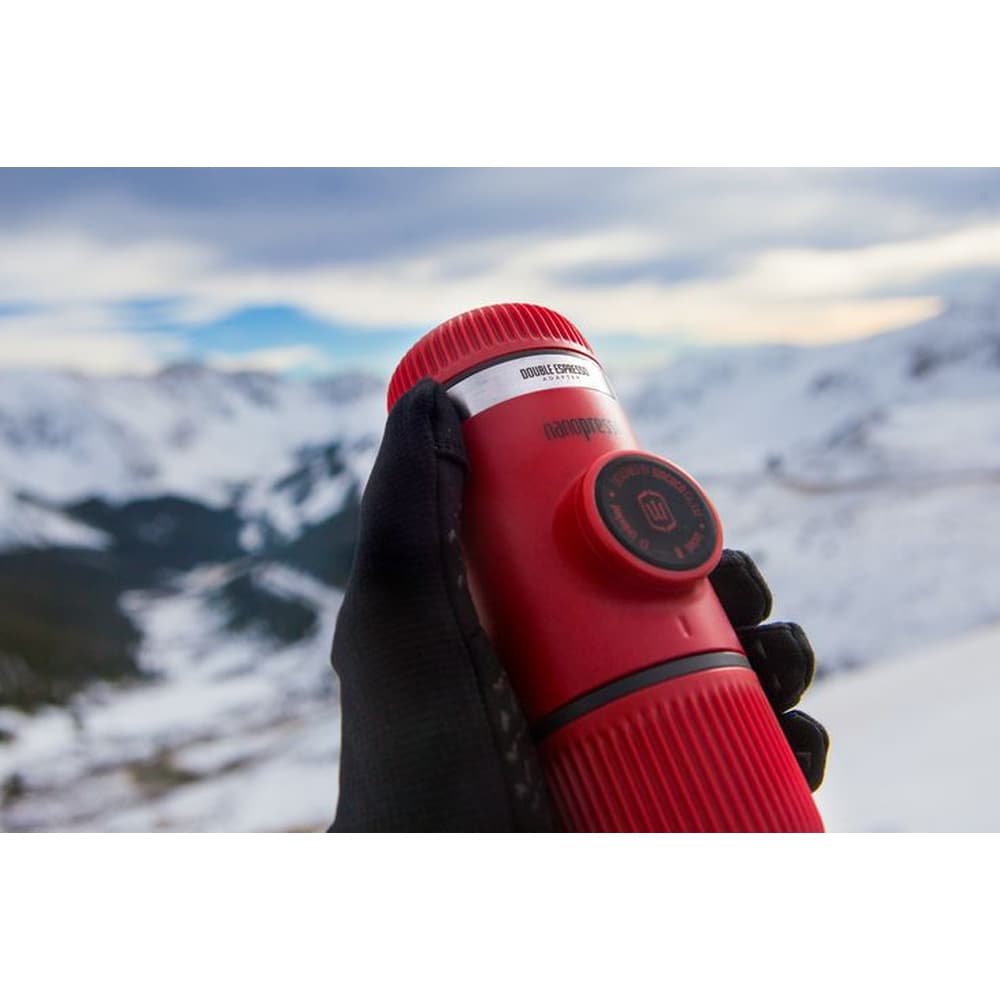 Портативная эспрессо-кофеварка Wacaco Nanopresso красная с чехлом, механическая, для молотого кофе — 6