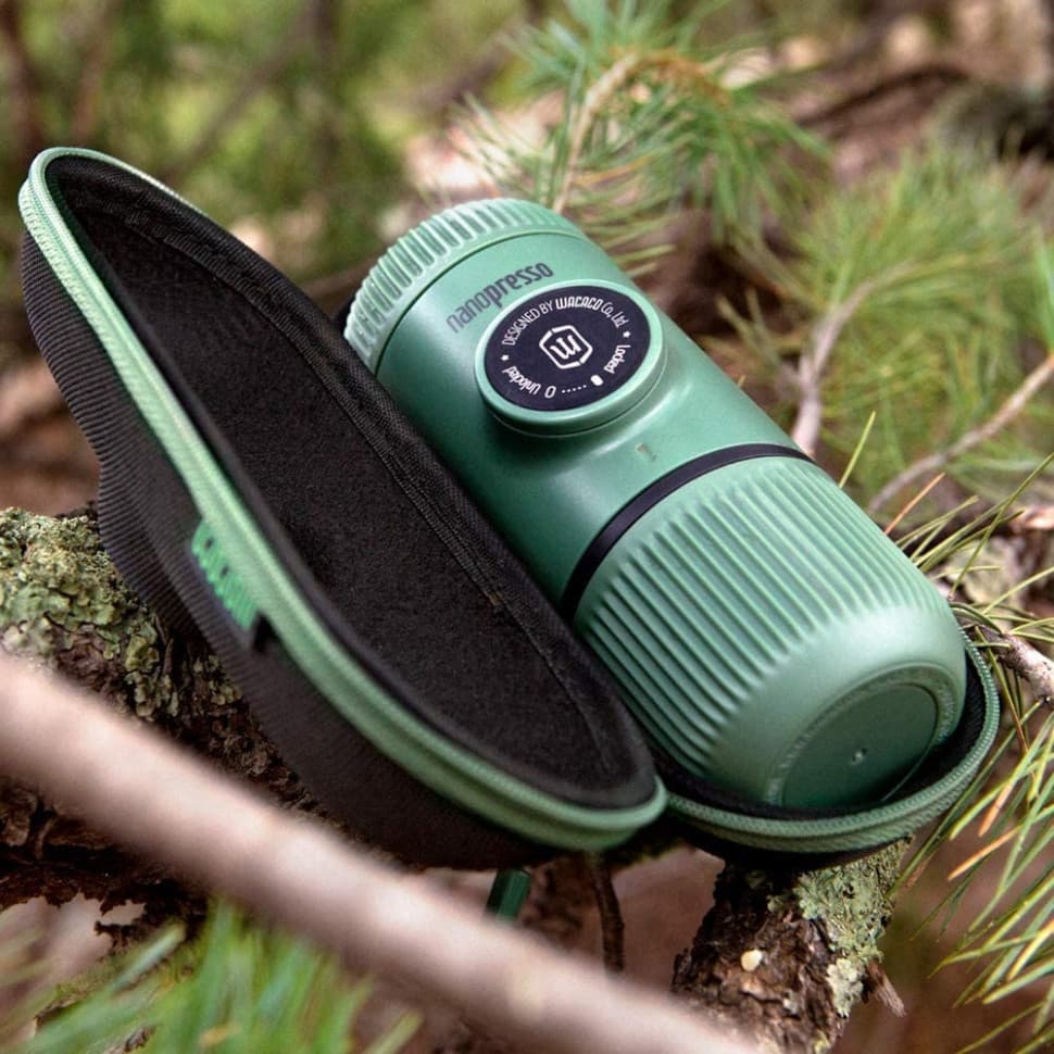 Портативна еспресо-кавоварка Wacaco Nanopresso зелена з чохлом, механічна, для меленої кави — 6