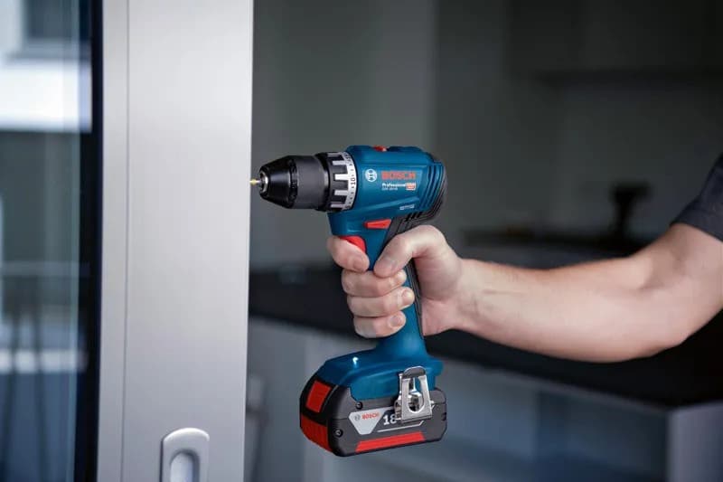 Набір акумуляторних інструментів Bosch 18V: GSR 185-LI, GWS 18V-8, GBH 18V-22, 3×4 А·год — 2