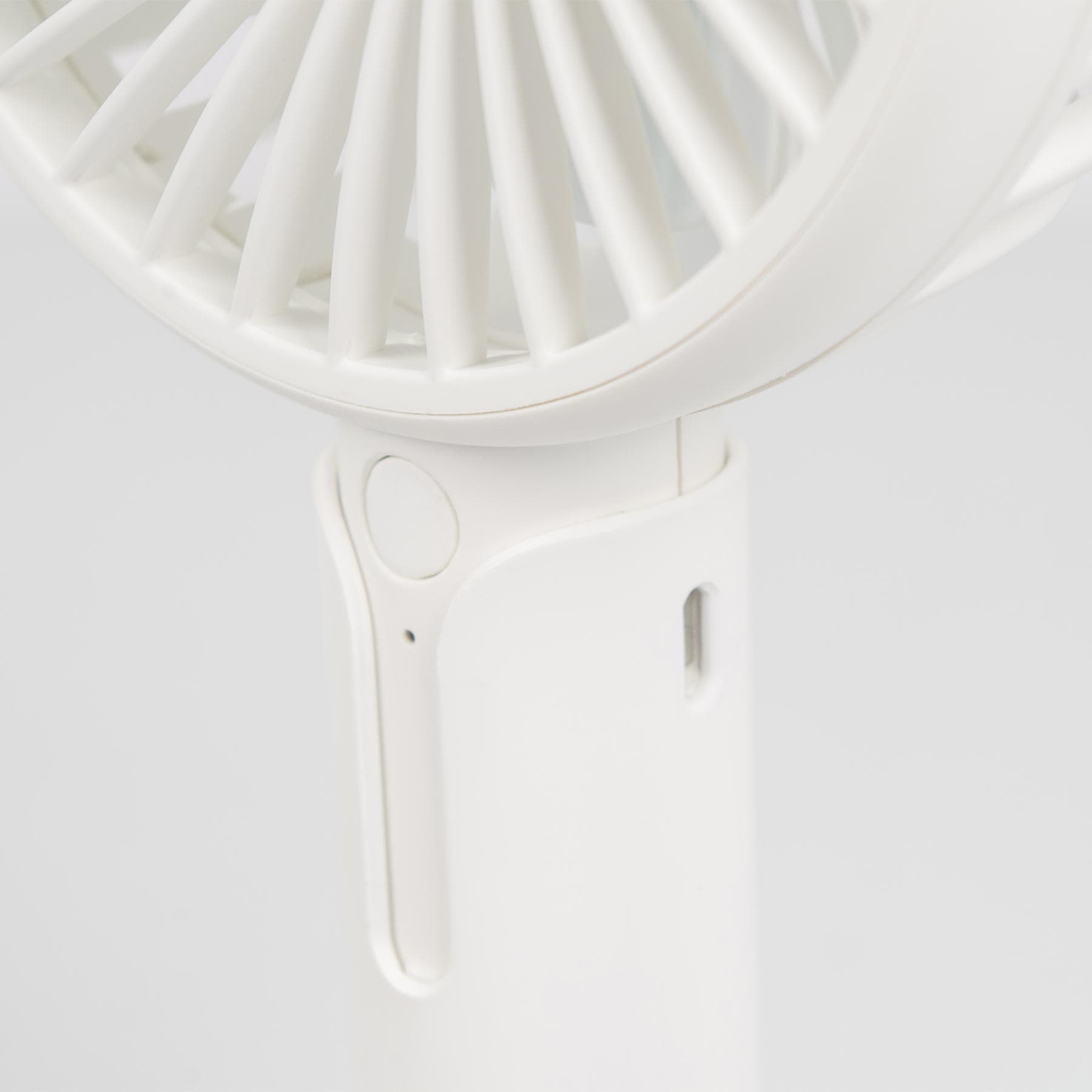 Вентилятор акумуляторний Bo-Camp Portable Fan With Holder White (8520952) — 9